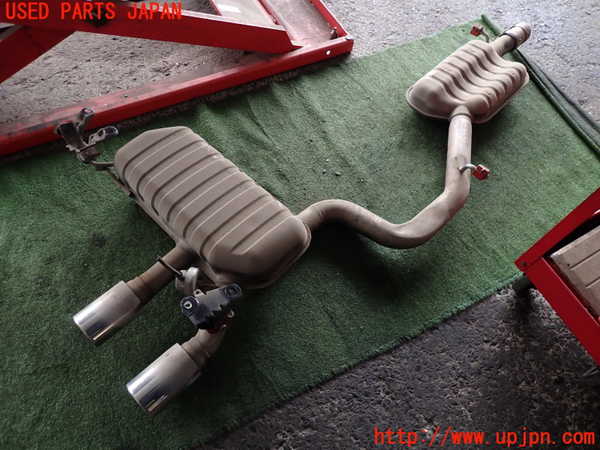 2UPJ-25882671]VW ゴルフ R32(1KBUBF)リアマフラー1 中古_m0001.jpg