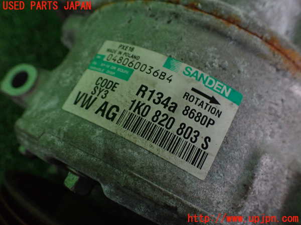 2UPJ-25886025]VW ゴルフ R32(1KBUBF)エアコンコンプレッサー 中古_m0003.jpg