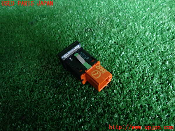 2UPJ-25886308]VW ゴルフ R32(1KBUBF)スイッチ3 (SET) 中古_m0002.jpg