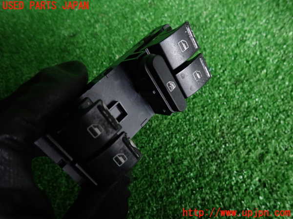 2UPJ-25886240]VW ゴルフ R32(1KBUBF)右前パワーウィンドウスイッチ 中古_m0002.jpg