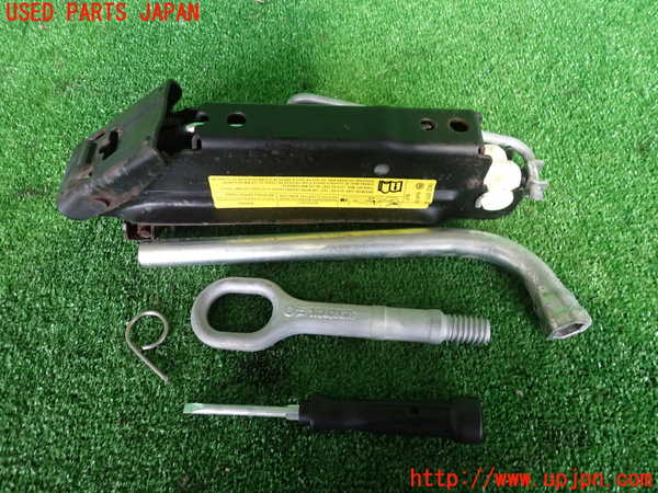 2UPJ-25887805]VW ゴルフ R32(1KBUBF)車載工具 中古_m0001.jpg
