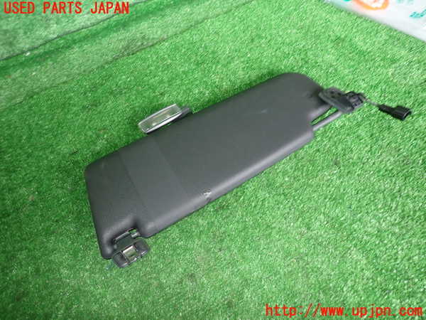 2UPJ-25887625]VW ゴルフ R32(1KBUBF)室内サンバイザー右側 中古_m0001.jpg