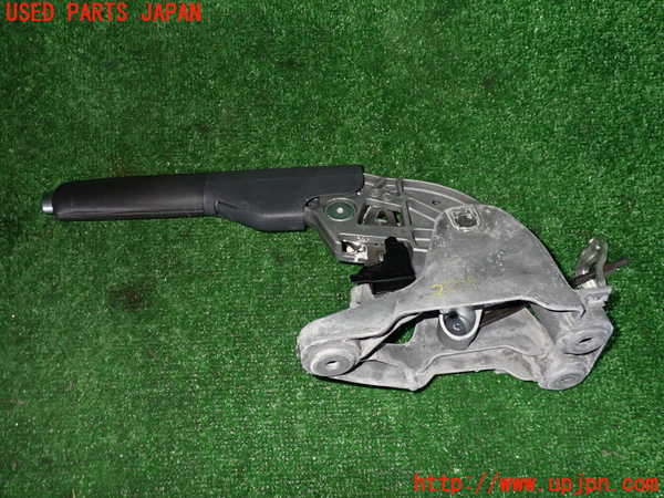 2UPJ-25887550]VW ゴルフ R32(1KBUBF)サイドブレーキレバー 中古_m0001.jpg