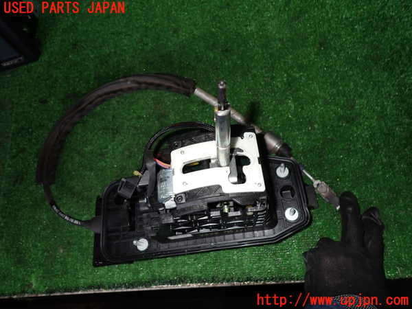 2UPJ-25887555]VW ゴルフ R32(1KBUBF)ATシフトレバー 中古_m0001.jpg