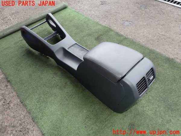 2UPJ-25887540]VW ゴルフ R32(1KBUBF)センターコンソール 中古_m0001.jpg