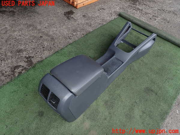 2UPJ-25887540]VW ゴルフ R32(1KBUBF)センターコンソール 中古_m0002.jpg