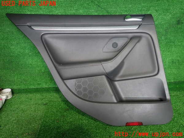 2UPJ-25881324]VW ゴルフ R32(1KBUBF)左後ドア内張り 中古_m0001.jpg