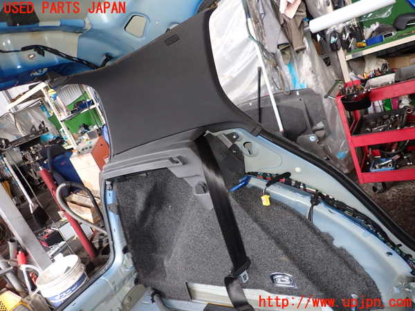 2UPJ-25887680]VW ゴルフ R32(1KBUBF)左リアピラートリム 中古_m0001.jpg