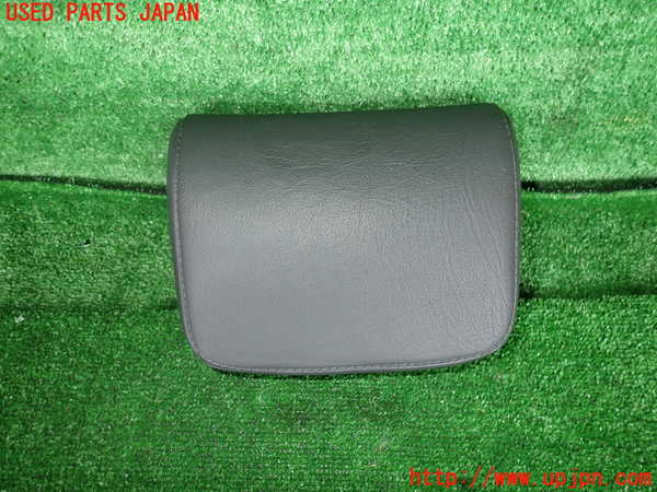 2UPJ-25887130]VW ゴルフ R32(1KBUBF)真中2列目ヘッドレスト 中古_m0001.jpg
