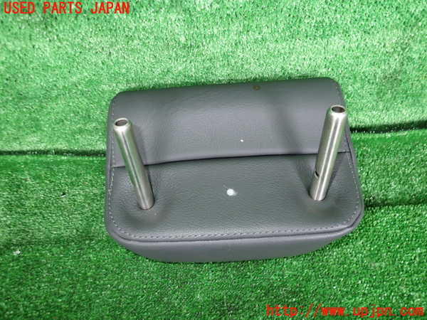 2UPJ-25887130]VW ゴルフ R32(1KBUBF)真中2列目ヘッドレスト 中古_m0002.jpg