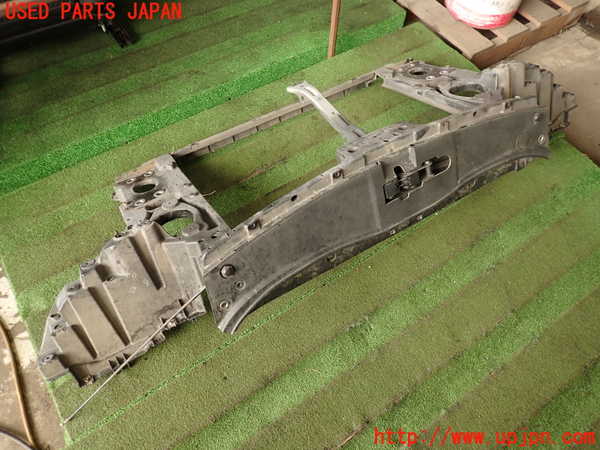 2UPJ-25901041]ポルシェ・カイエン ターボ(9PAM4851A)コアサポート 中古_m0002.jpg