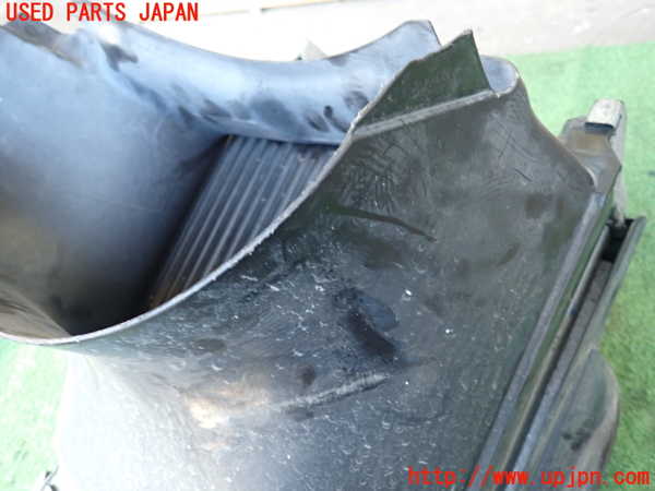 2UPJ-25902452]ポルシェ・カイエン ターボ(9PAM4851A)インタークーラー2 中古_m0002.jpg