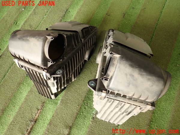 2UPJ-25902560]ポルシェ・カイエン ターボ(9PAM4851A)エアクリーナーボックス 中古_m0001.jpg