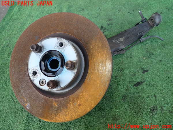 2UPJ-25904290]ポルシェ・カイエン ターボ(9PAM4851A)右フロントナックルハブ 中古_m0001.jpg