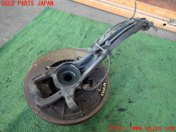 2UPJ-25904290]ポルシェ・カイエン ターボ(9PAM4851A)右フロントナックルハブ 中古_m0002.jpg