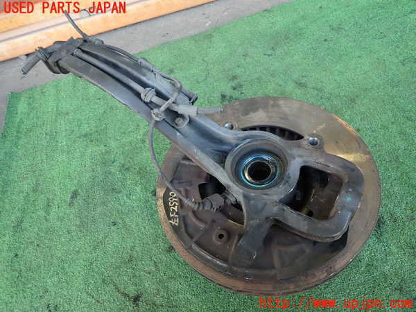 2UPJ-25904295]ポルシェ・カイエン ターボ(9PAM4851A)左フロントナックルハブ 中古_m0003.jpg