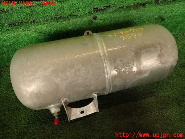 2UPJ-25905530]ポルシェ・カイエン ターボ(9PAM4851A)エアサスタンク 中古_m0001.jpg