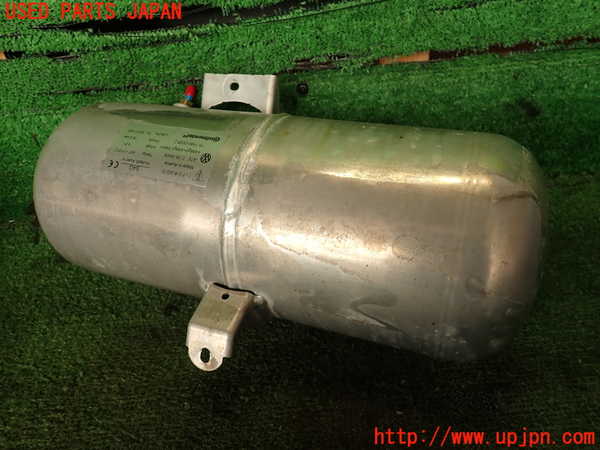 2UPJ-25905530]ポルシェ・カイエン ターボ(9PAM4851A)エアサスタンク 中古_m0002.jpg
