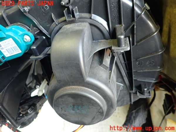 2UPJ-25906081]ポルシェ・カイエン ターボ(9PAM4851A)エバポレーター1 中古_m0002.jpg