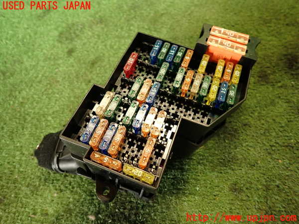 2UPJ-25906742]ポルシェ・カイエン ターボ(9PAM4851A)ヒューズボックス2 中古_m0001.jpg