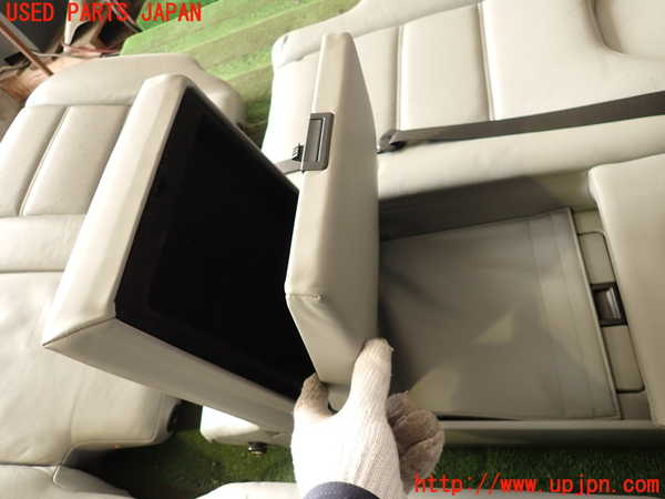 2UPJ-25907385]ポルシェ・カイエン ターボ(9PAM4851A)リアシート 中古_m0004.jpg