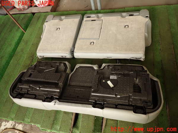2UPJ-25907385]ポルシェ・カイエン ターボ(9PAM4851A)リアシート 中古_m0005.jpg