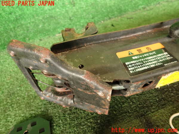 2UPJ-25907805]ポルシェ・カイエン ターボ(9PAM4851A)車載工具 【ジャンク品】 中古_m0002.jpg