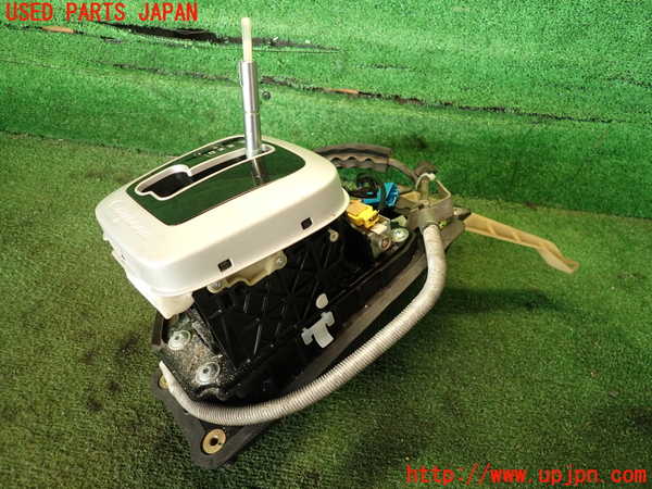2UPJ-25907555]ポルシェ・カイエン ターボ(9PAM4851A)ATシフトレバー 中古_m0001.jpg