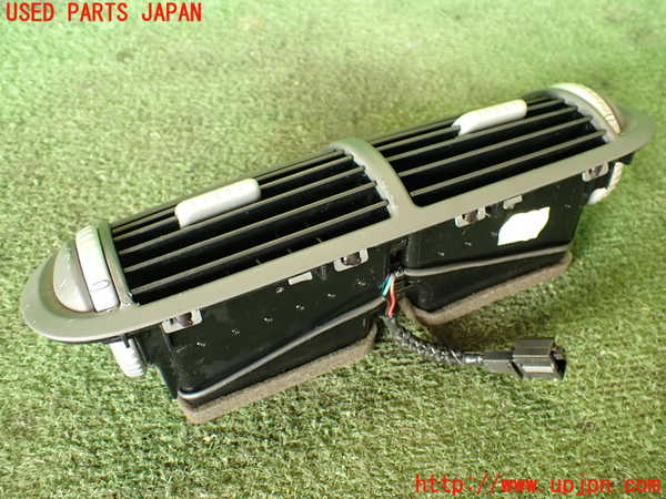 2UPJ-25907526]ポルシェ・カイエン ターボ(9PAM4851A)エアコン吹き出し口1 (真中) 中古_m0002.jpg