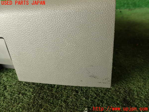 2UPJ-25907842]ポルシェ・カイエン ターボ(9PAM4851A)小物入れ2 中古_m0002.jpg