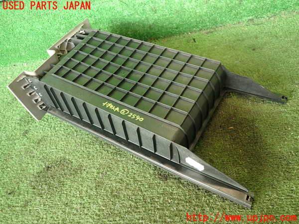 2UPJ-25907842]ポルシェ・カイエン ターボ(9PAM4851A)小物入れ2 中古_m0005.jpg