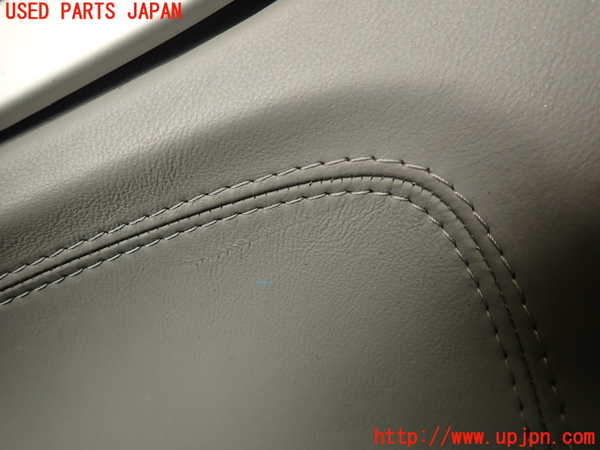 2UPJ-25901234]ポルシェ・カイエン ターボ(9PAM4851A)右前ドア内張り 中古_m0004.jpg