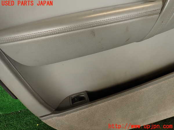 2UPJ-25901264]ポルシェ・カイエン ターボ(9PAM4851A)左前ドア内張り 中古_m0003.jpg
