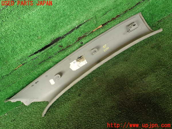 2UPJ-25907660]ポルシェ・カイエン ターボ(9PAM4851A)左フロントピラートリム 中古_m0004.jpg