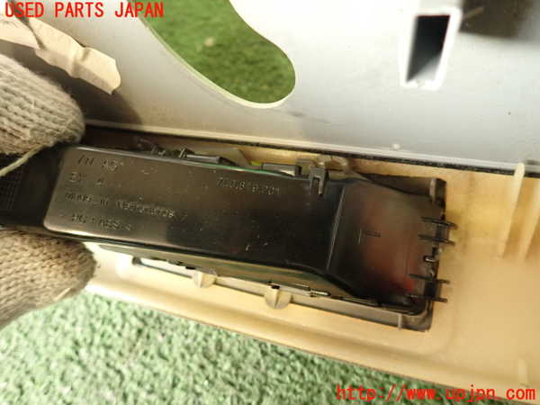 2UPJ-25907670]ポルシェ・カイエン ターボ(9PAM4851A)左センターピラートリム 中古_m0005.jpg