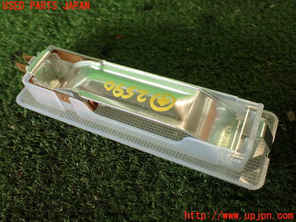2UPJ-25906414]ポルシェ・カイエン ターボ(9PAM4851A)ルームランプ4 (真中) 中古_m0002.jpg