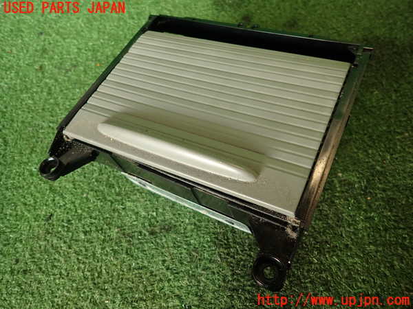 2UPJ-25907810]ポルシェ・カイエン ターボ(9PAM4851A)ドリンクホルダー 中古_m0001.jpg