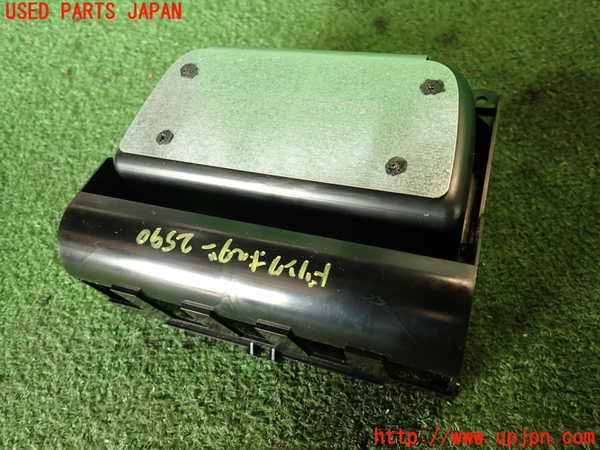 2UPJ-25907810]ポルシェ・カイエン ターボ(9PAM4851A)ドリンクホルダー 中古_m0004.jpg