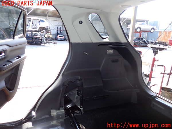 2UPJ-25917675]ライズ(RAIZE)(A201A)右リアピラートリム 中古_m0001.jpg