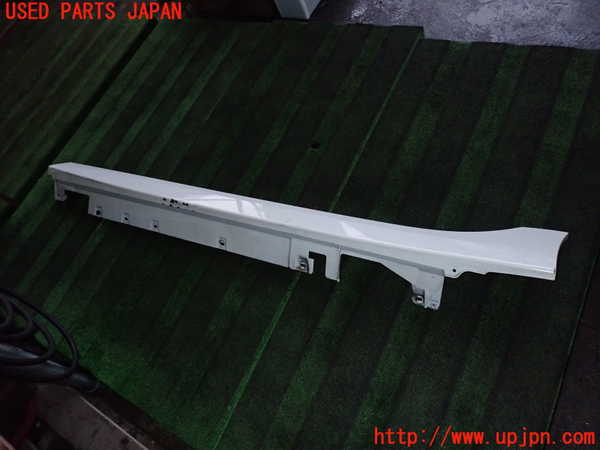 2UPJ-25931392]BMW 118i(7K15)(F40)左サイドステップ 中古_m0001.jpg