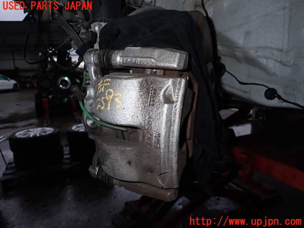 2UPJ-25934085]BMW 118i(7K15)(F40)左フロントキャリパー 中古_m0001.jpg