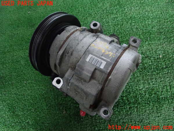 5UPJ-25946025]アルテッツァ(SXE10)エアコンコンプレッサー 中古_m0003.jpg