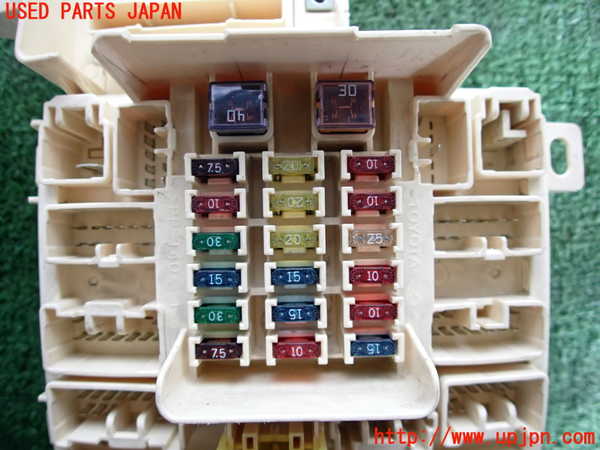 2UPJ-25946742]アルテッツァ(SXE10)ヒューズボックス2 中古_m0003.jpg