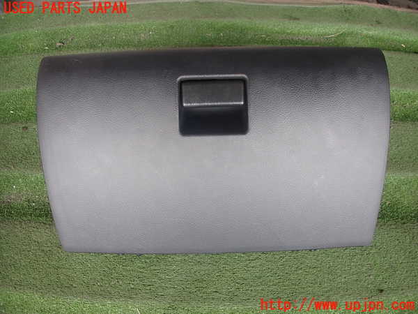 2UPJ-25947516]アルテッツァ(SXE10)グローブボックス1 中古_m0001.jpg