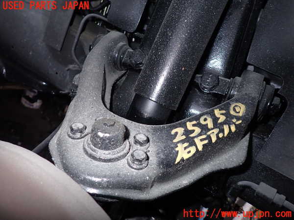 1UPJ-25955126]キャラバン コーチ(KRE24)右フロントアッパーアーム1 中古_m0001.jpg