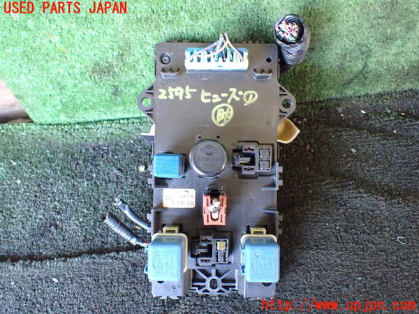 1UPJ-25956741]キャラバン コーチ(KRE24)ヒューズボックス1 中古_m0001.jpg