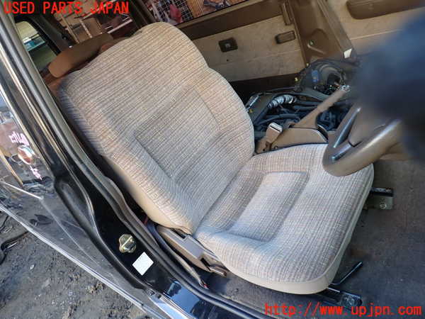 1UPJ-25957035]キャラバン コーチ(KRE24)運転席シート 中古_m0001.jpg