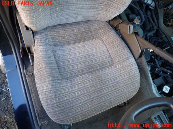 1UPJ-25957035]キャラバン コーチ(KRE24)運転席シート 中古_m0003.jpg