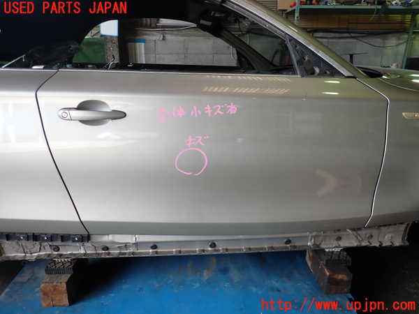 1UPJ-25971230]BMW 120i カブリオレ E88(UL20)右ドア PILKINGTON M3240 中古_m0001.jpg