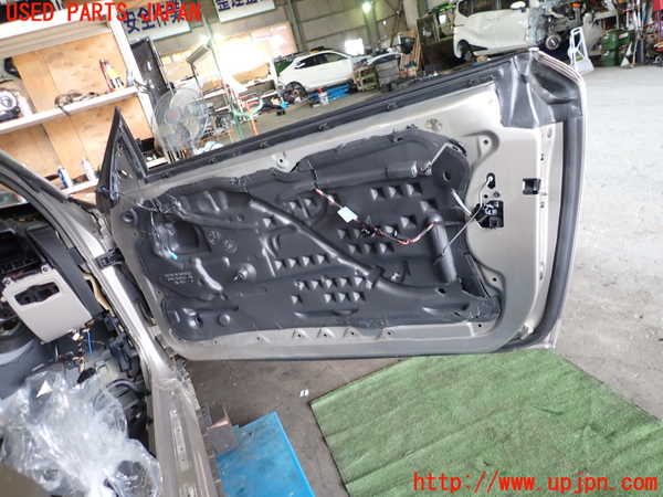 1UPJ-25971230]BMW 120i カブリオレ E88(UL20)右ドア PILKINGTON M3240 中古_m0004.jpg